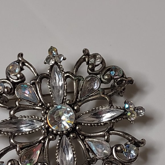 Pretty Vintage Metal And Plastic Brooch - Picture 4 of 11